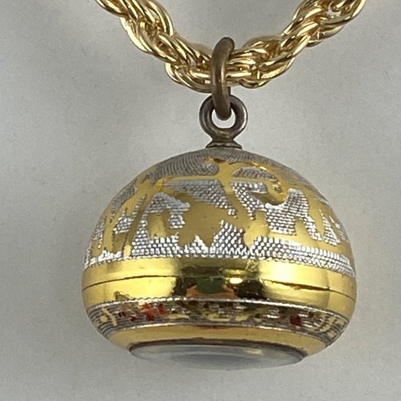 Vintage Mechanical Ladies Smith Orb Pendant Watch - Picture 2 of 7